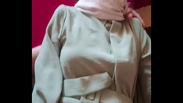 Saudari Tiri Berhijab Digebukin Sange Pas Momen Lebaran
