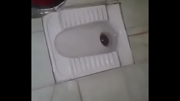 Pasangan Desi Mesum Di Toilet, Crot Di Mana-mana